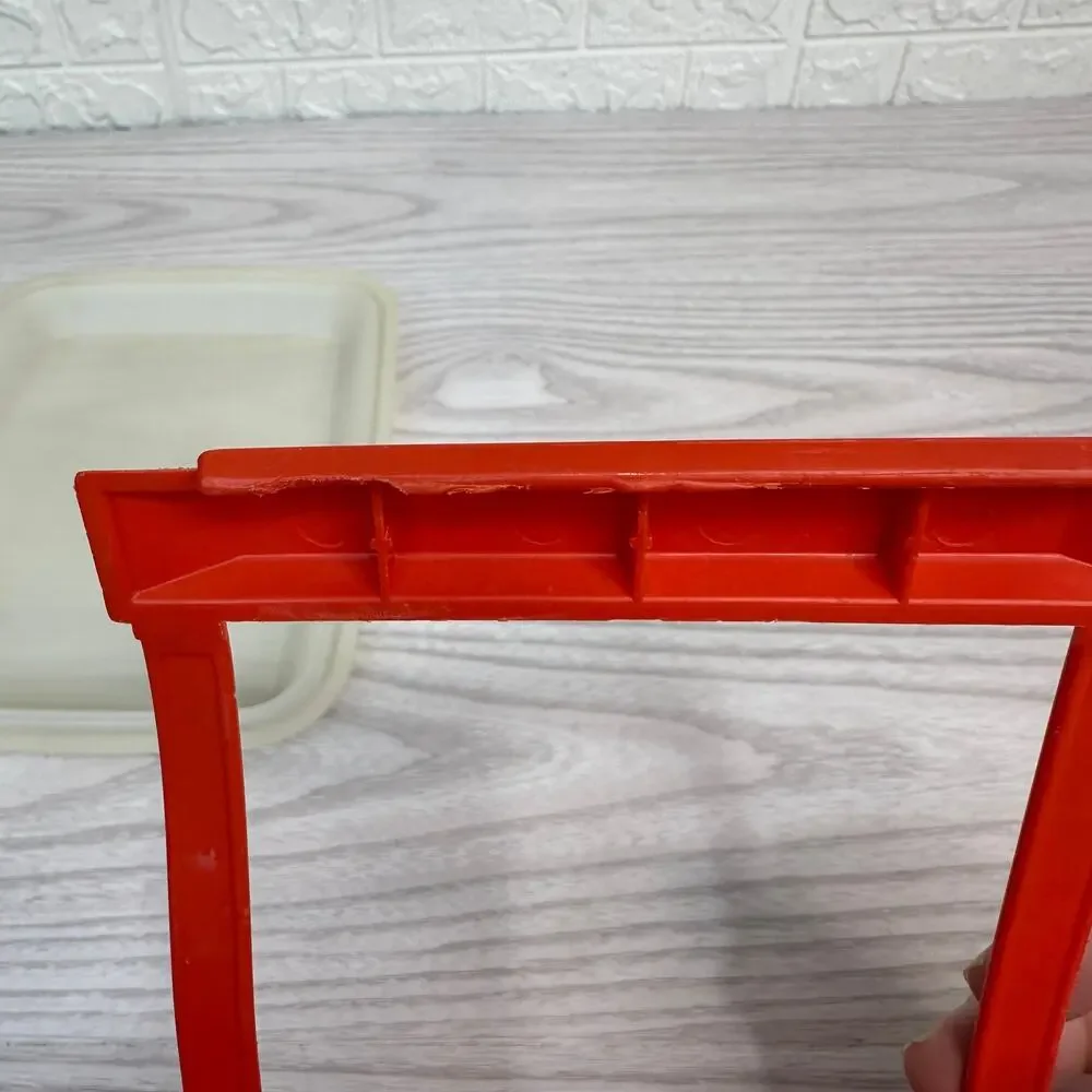 VTG Tupperware Pak N Carry Lunch Box with Carrying Handle Red White Rectangular